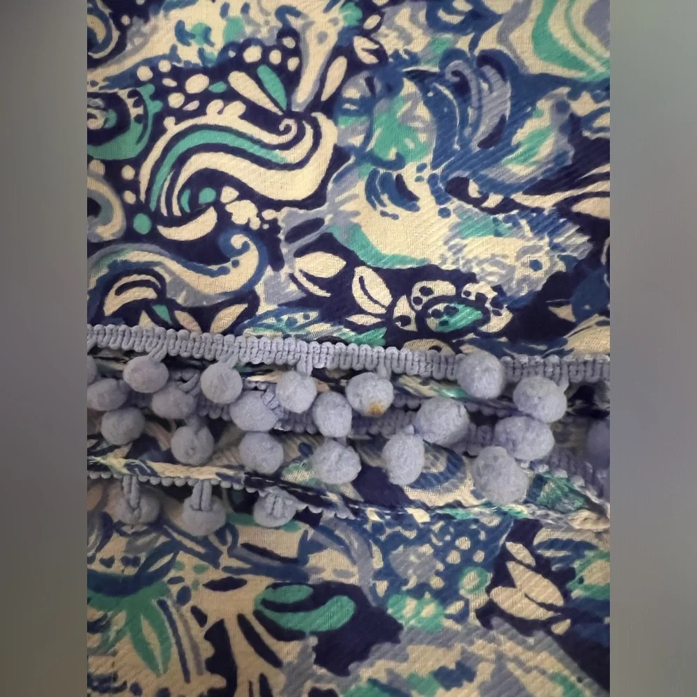 Lilly Pulitzer 💙Bundle 🩵Blue and White Patterned infinity Scarf & earrings